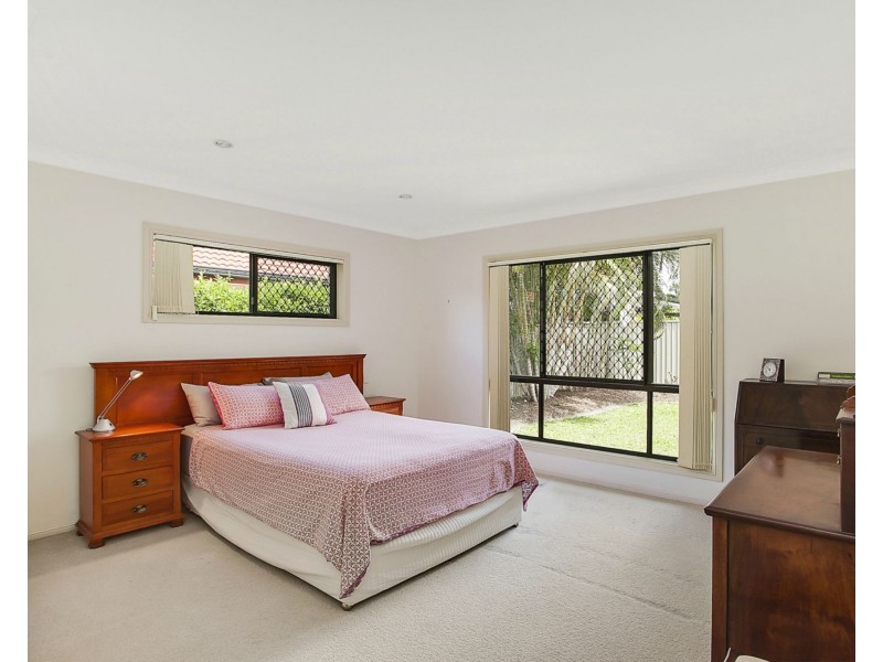 6 Tropicana Circuit, Burleigh Waters QLD 4220