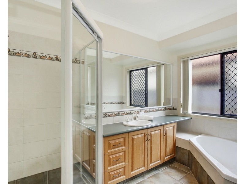 6 Tropicana Circuit, Burleigh Waters QLD 4220