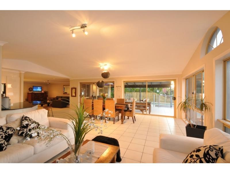 21 Wedgebill Parade, Burleigh Waters QLD 4220