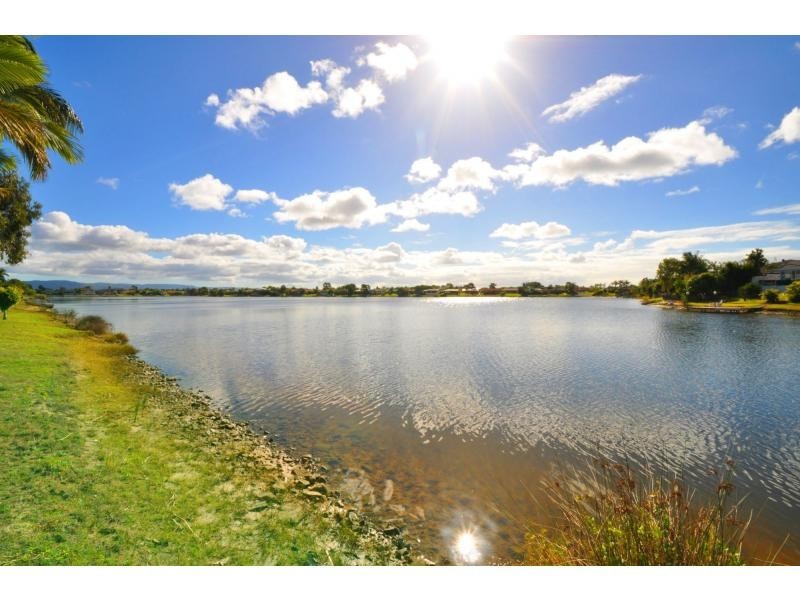 21 Wedgebill Parade, Burleigh Waters QLD 4220