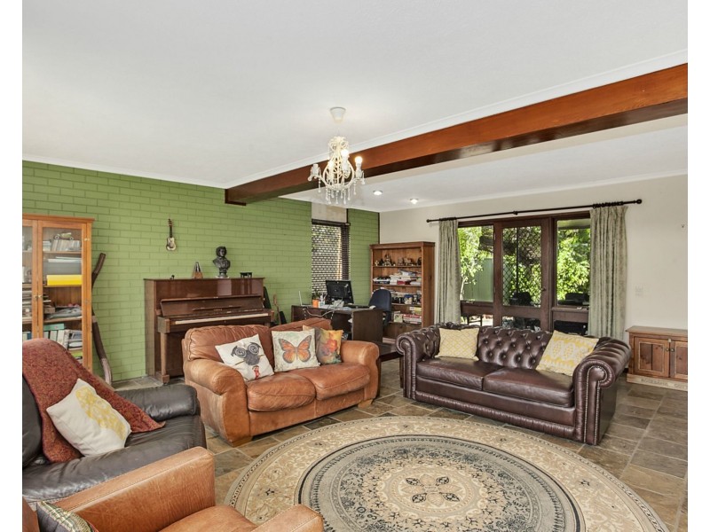 36 Kingfisher Crescent, Burleigh Waters QLD 4220