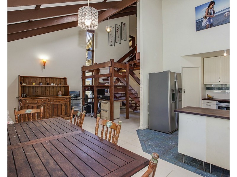 36 Kingfisher Crescent, Burleigh Waters QLD 4220