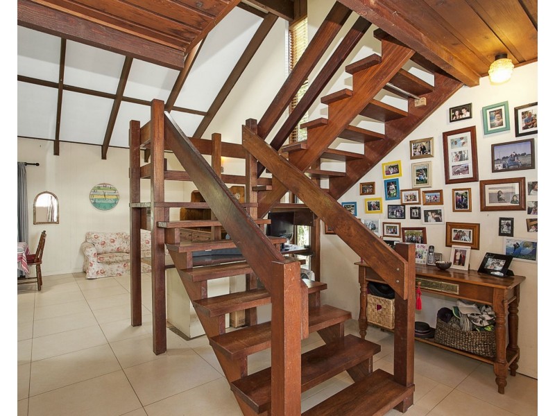 36 Kingfisher Crescent, Burleigh Waters QLD 4220