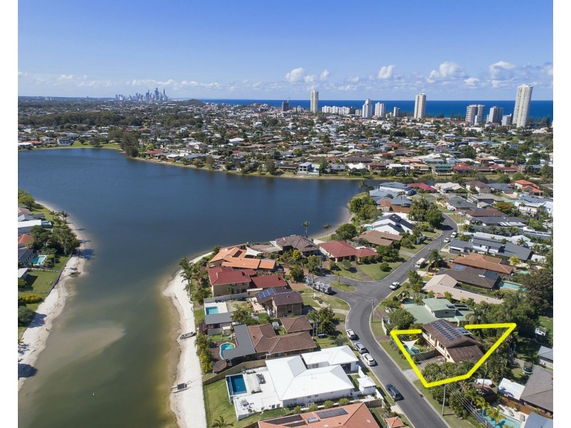 36 Kingfisher Crescent, Burleigh Waters QLD 4220