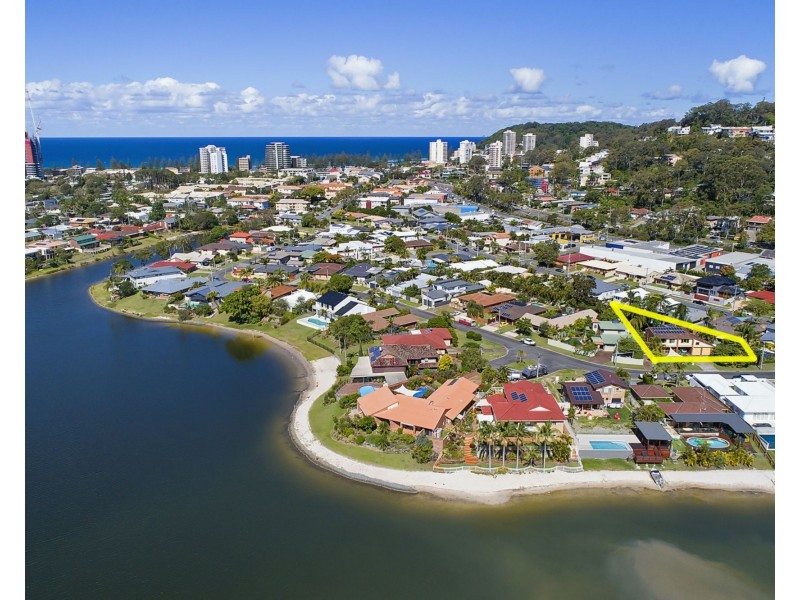 36 Kingfisher Crescent, Burleigh Waters QLD 4220