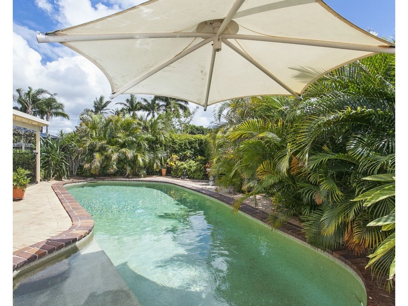 3 Swan Place, Burleigh Waters QLD 4220