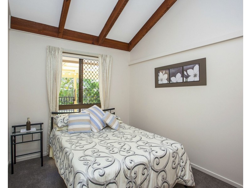 3 Swan Place, Burleigh Waters QLD 4220