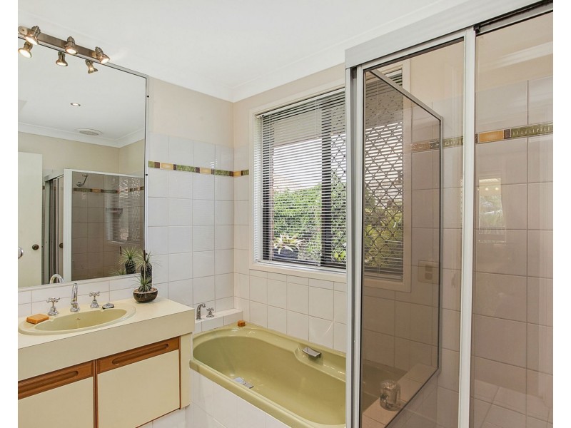 3 Swan Place, Burleigh Waters QLD 4220