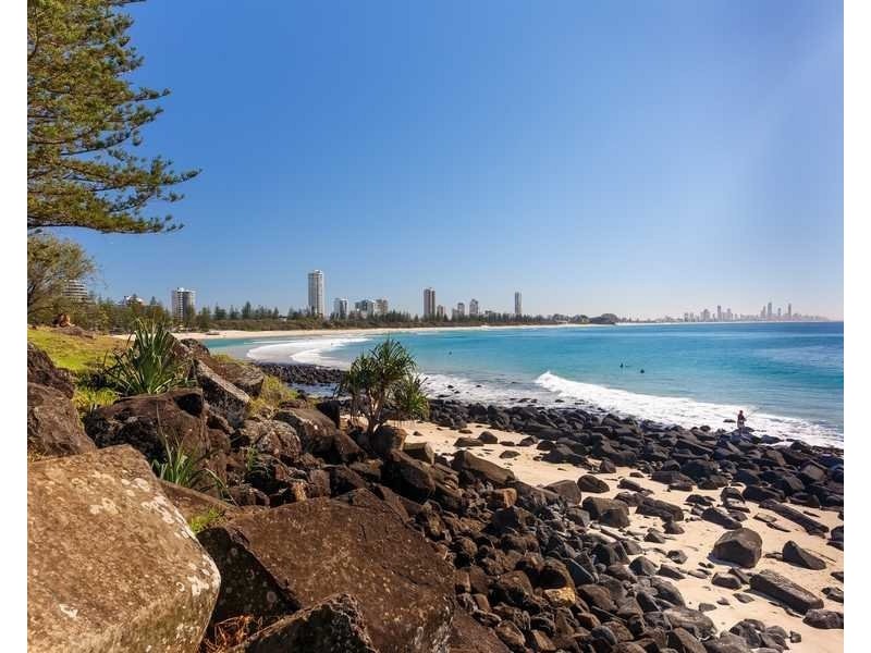 3 Swan Place, Burleigh Waters QLD 4220
