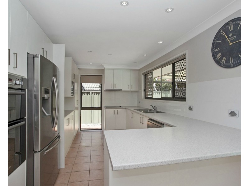 18 Anthony Drive, Burleigh Waters QLD 4220