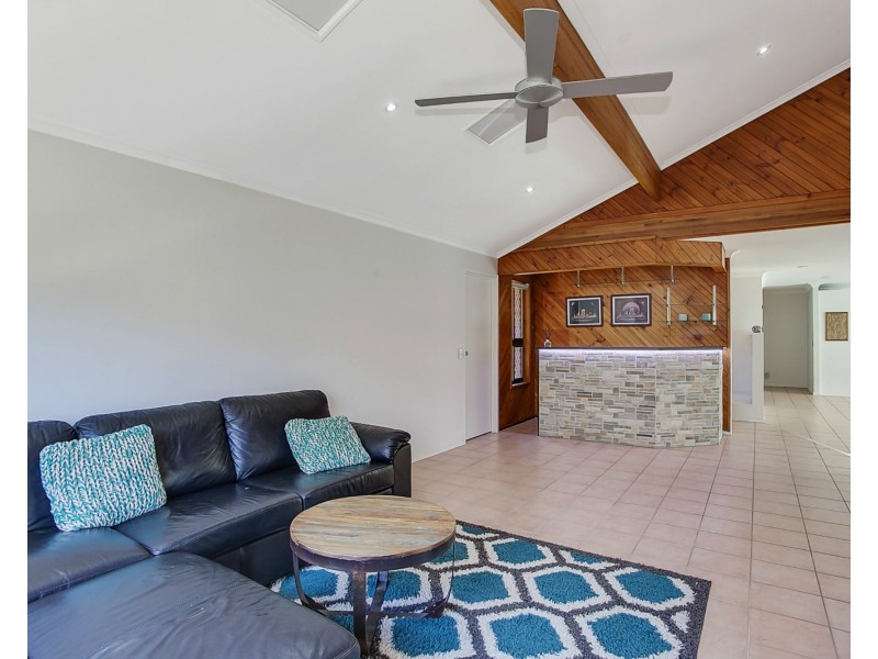 18 Anthony Drive, Burleigh Waters QLD 4220