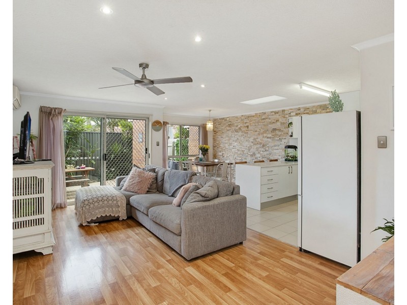 4/25 Wagtail Court, Burleigh Waters QLD 4220