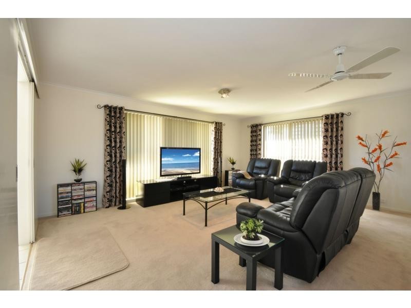 157 Acanthus Avenue, Burleigh Waters QLD 4220