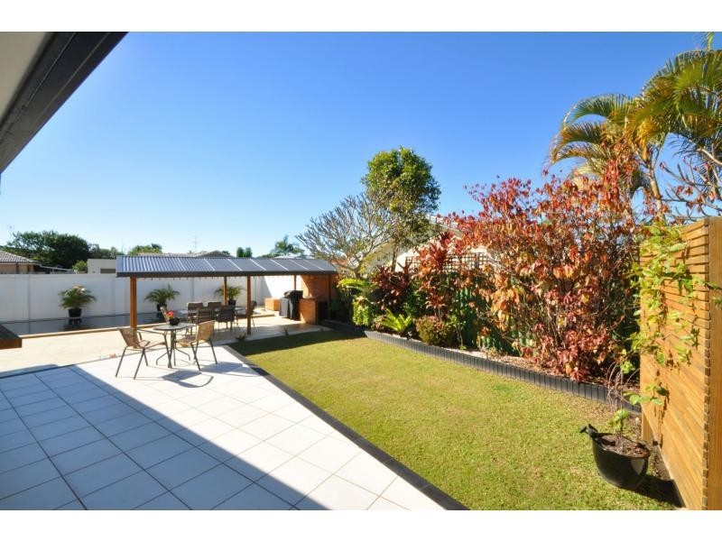 157 Acanthus Avenue, Burleigh Waters QLD 4220