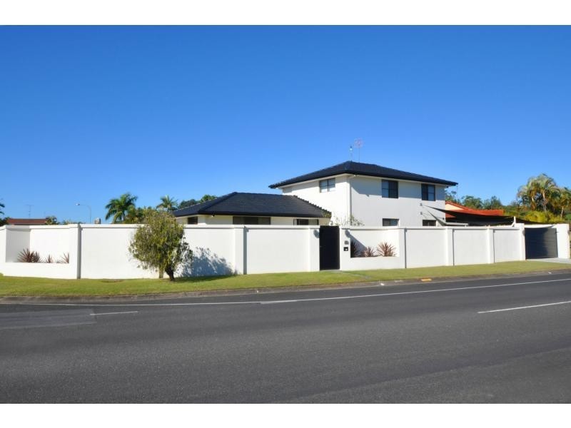 157 Acanthus Avenue, Burleigh Waters QLD 4220