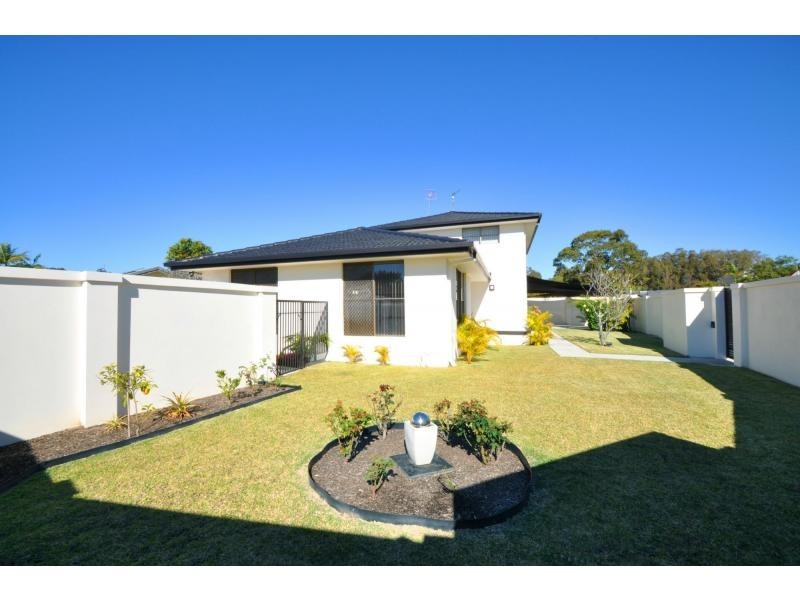 157 Acanthus Avenue, Burleigh Waters QLD 4220