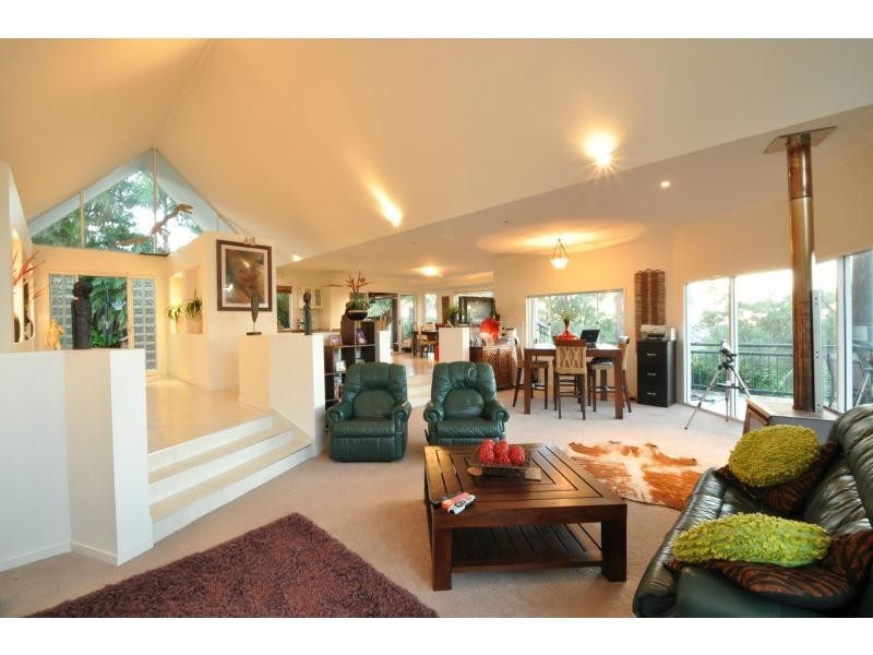 11 Ladds Ridge Road, Burleigh Heads QLD 4220