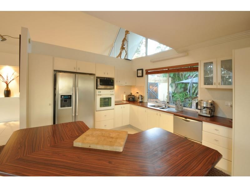 11 Ladds Ridge Road, Burleigh Heads QLD 4220