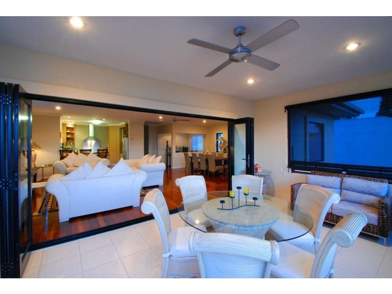 5 St Paul Crescent, Varsity Lakes QLD 4227