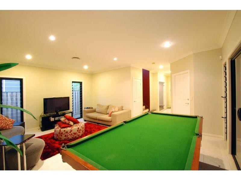 5 St Paul Crescent, Varsity Lakes QLD 4227