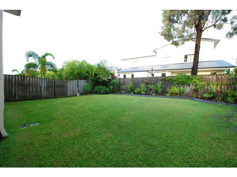 5 St Paul Crescent, Varsity Lakes QLD 4227