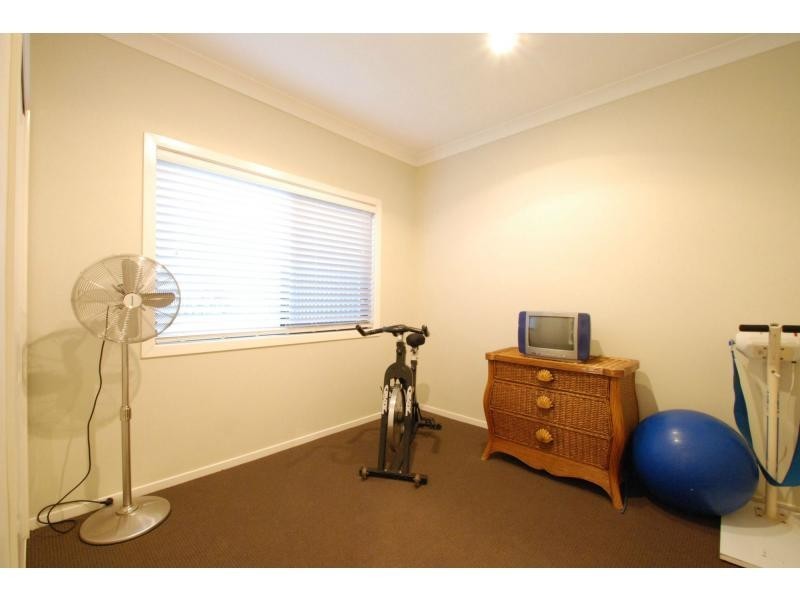 5 St Paul Crescent, Varsity Lakes QLD 4227