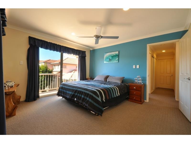 3/16 Gardendale Crescent, Burleigh Waters QLD 4220