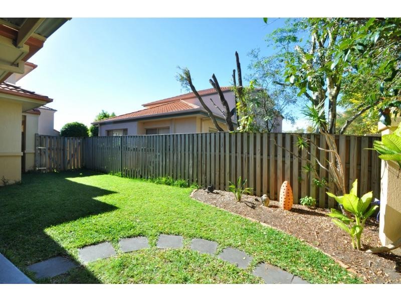 3/16 Gardendale Crescent, Burleigh Waters QLD 4220