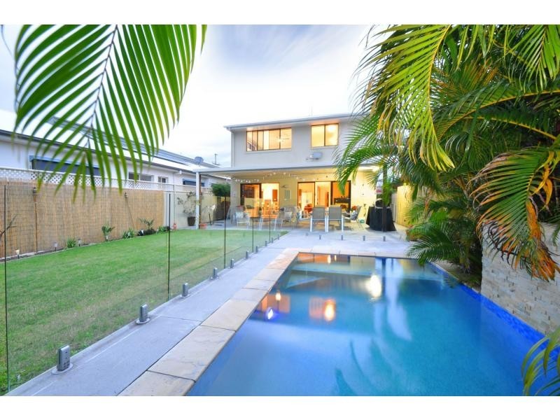 157 Nobby Parade, Miami QLD 4220