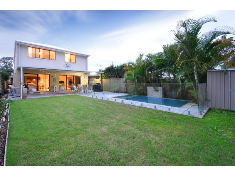 157 Nobby Parade, Miami QLD 4220