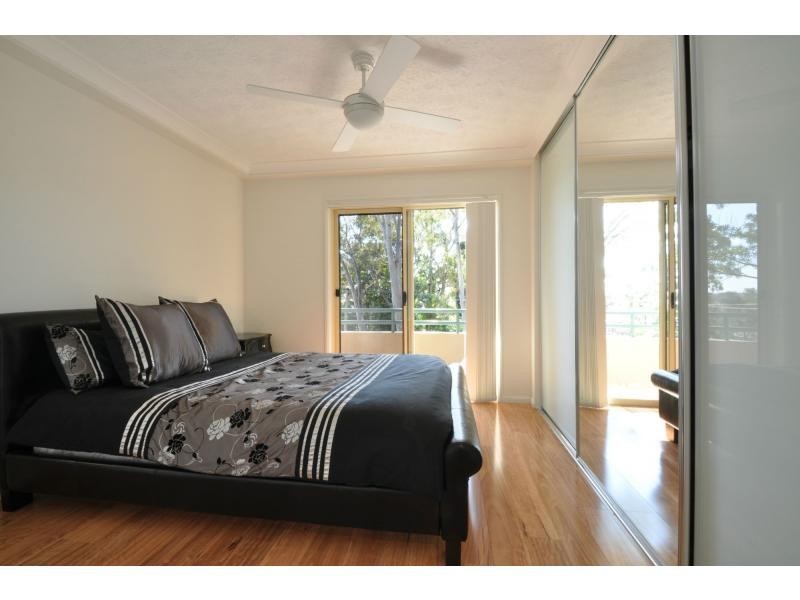 1/32 East Street, Burleigh Heads QLD 4220