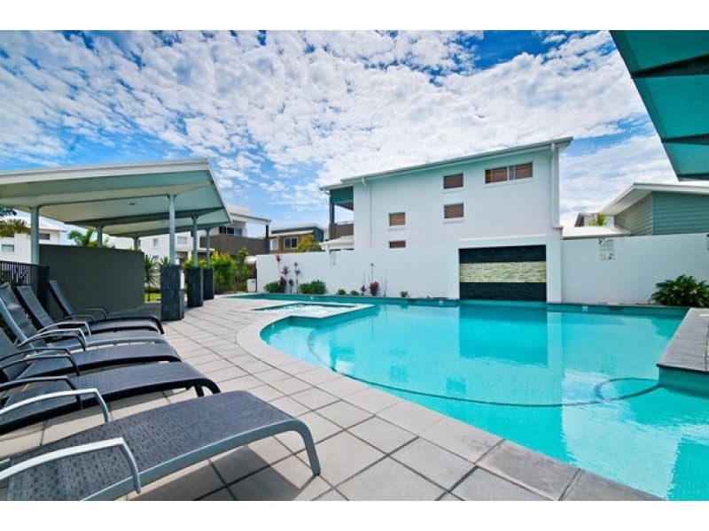 49 Barcelona Way, Burleigh Waters QLD 4220