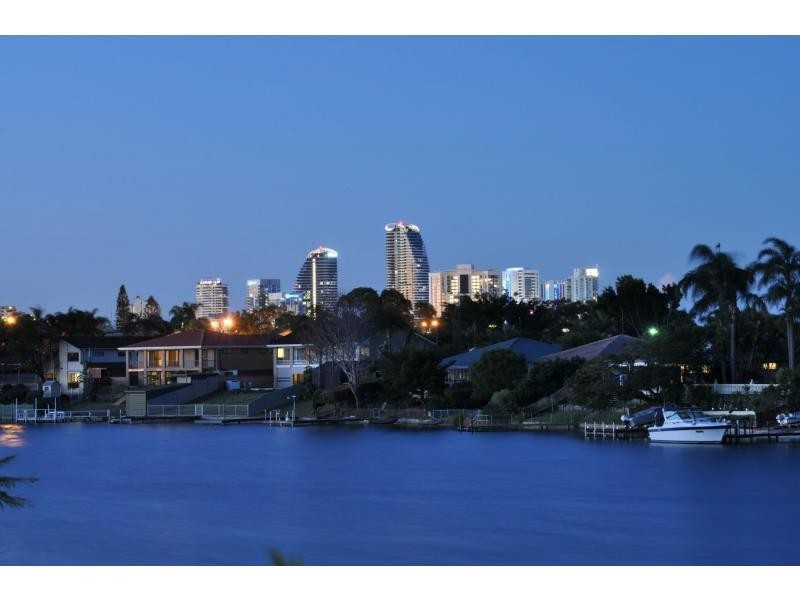 58 Rumrunner Street, Mermaid Waters QLD 4218
