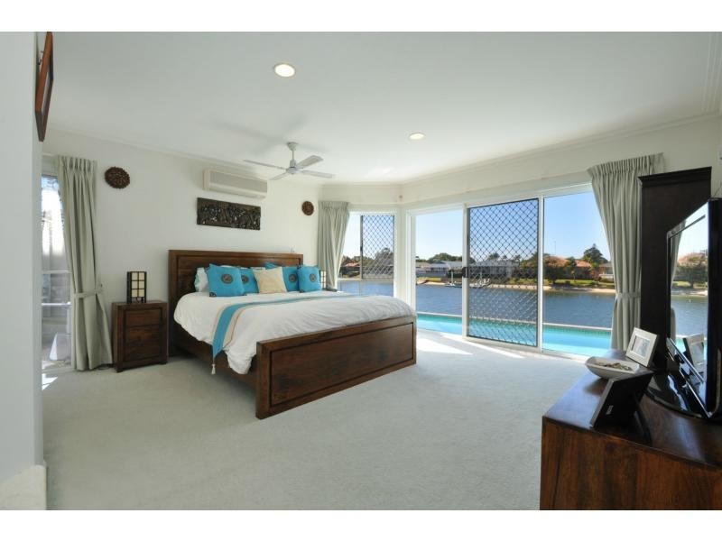 58 Rumrunner Street, Mermaid Waters QLD 4218