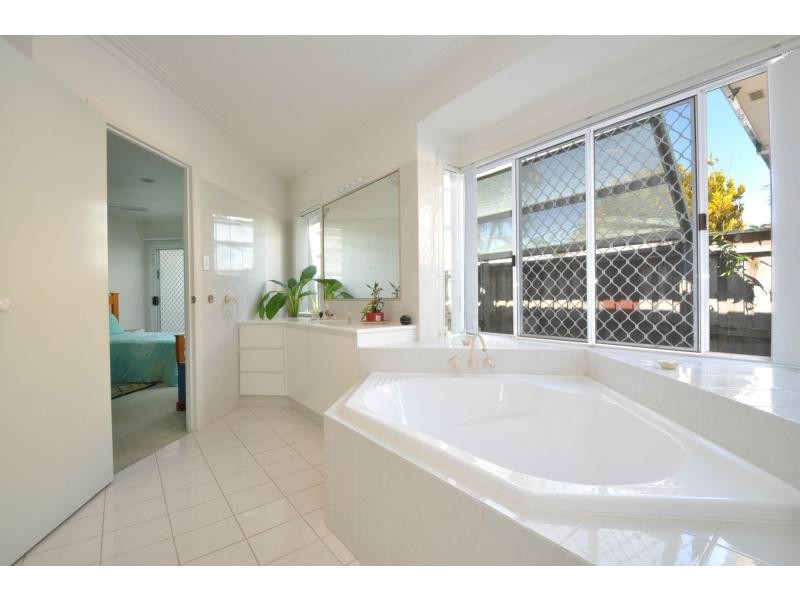 58 Rumrunner Street, Mermaid Waters QLD 4218