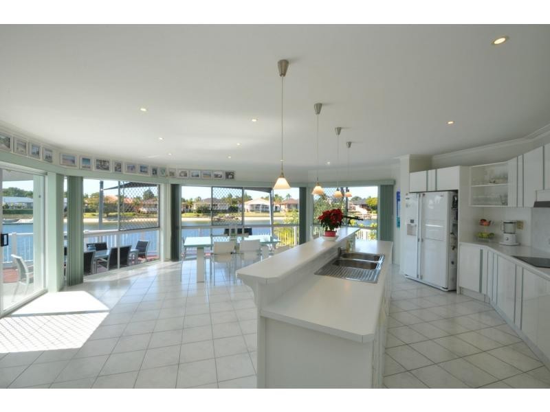 58 Rumrunner Street, Mermaid Waters QLD 4218