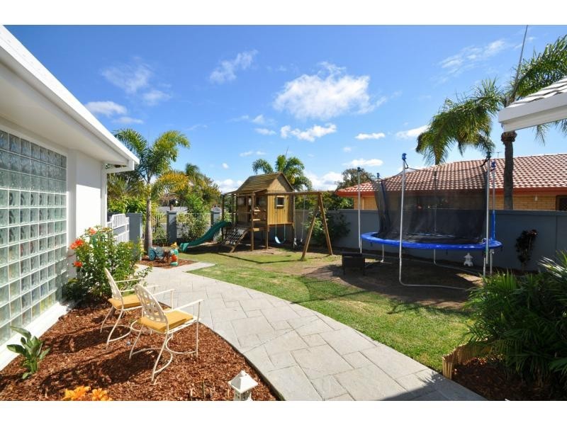 58 Rumrunner Street, Mermaid Waters QLD 4218
