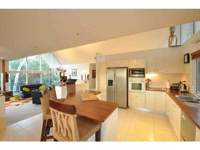 11 Ladds Ridge Road, Burleigh Heads QLD 4220