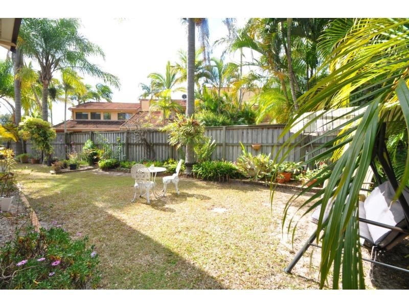 3/6 Peacock Place, Burleigh Waters QLD 4220