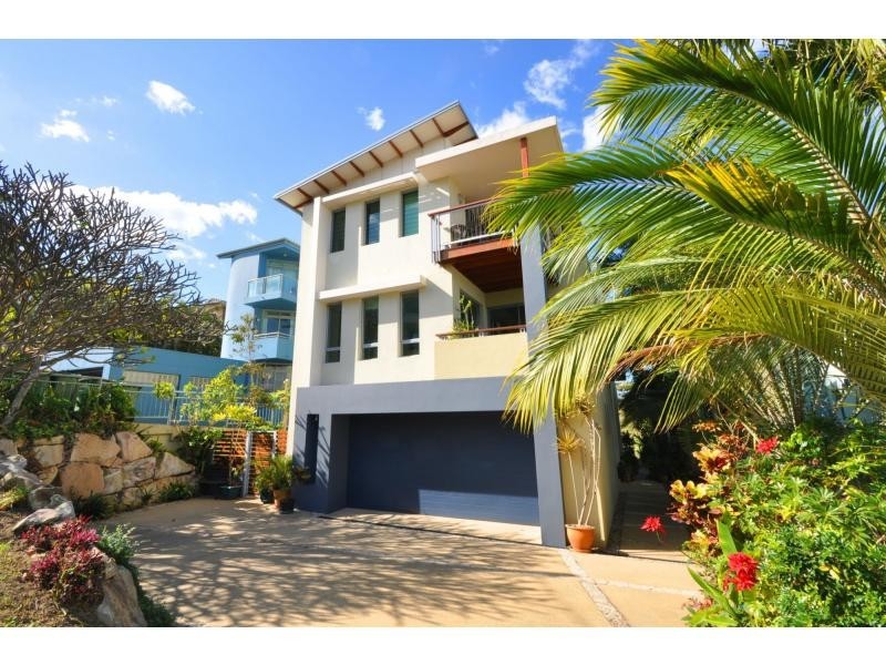 7 Brakes Crescent, Burleigh Heads QLD 4220