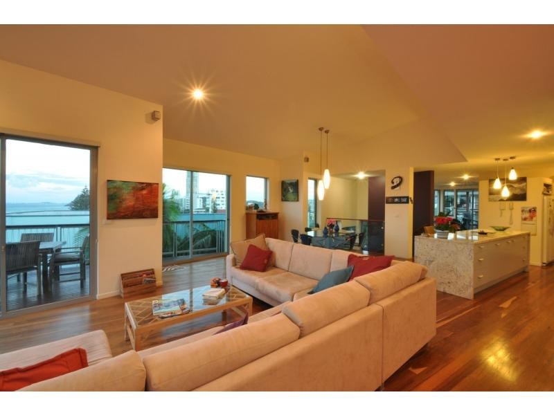 7 Brakes Crescent, Burleigh Heads QLD 4220