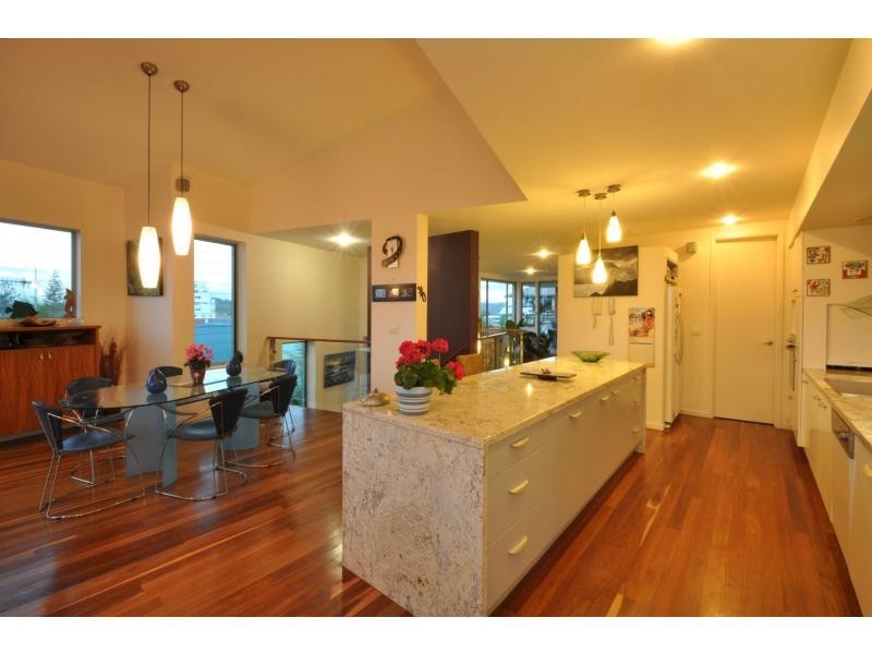 7 Brakes Crescent, Burleigh Heads QLD 4220