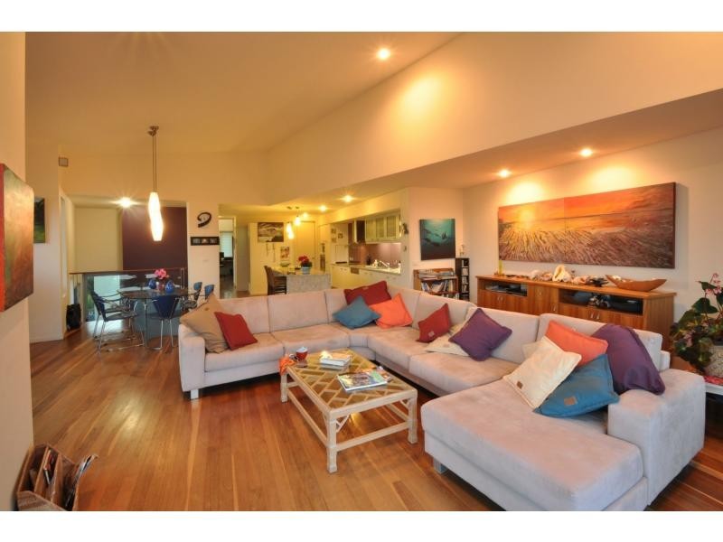 7 Brakes Crescent, Burleigh Heads QLD 4220