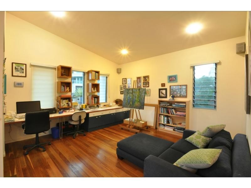 7 Brakes Crescent, Burleigh Heads QLD 4220