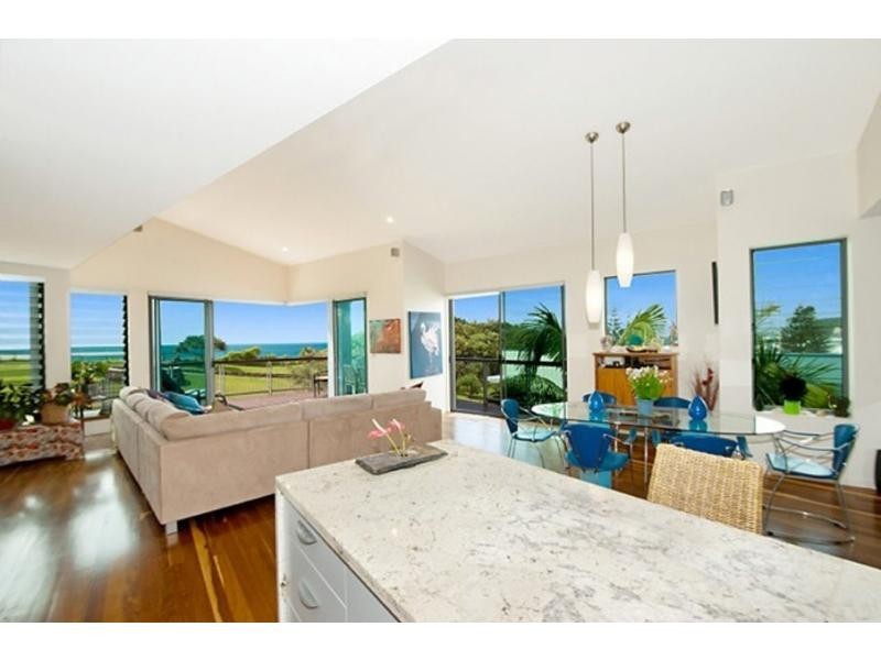 7 Brakes Crescent, Burleigh Heads QLD 4220