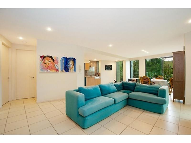 7 Brakes Crescent, Burleigh Heads QLD 4220