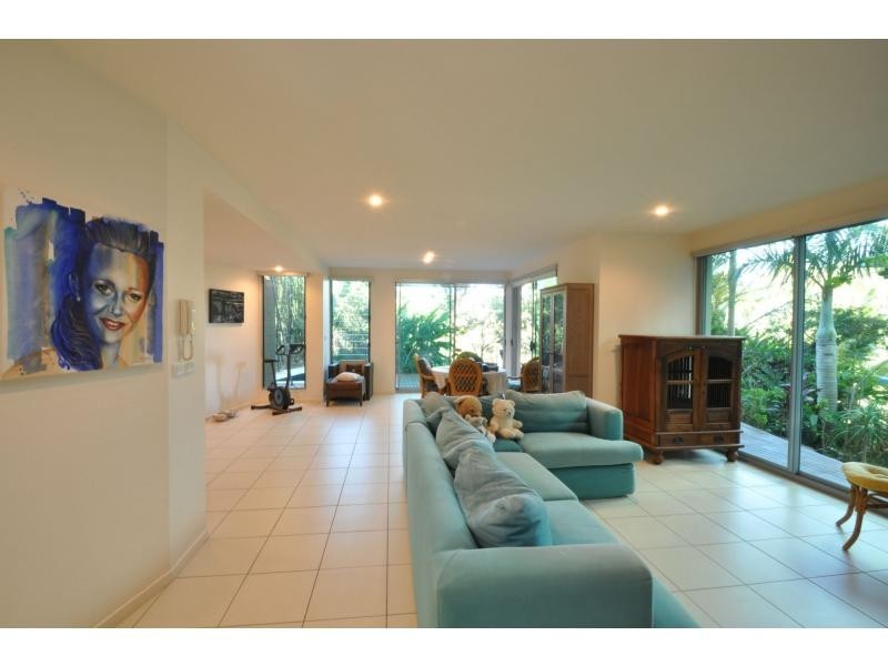 7 Brakes Crescent, Burleigh Heads QLD 4220