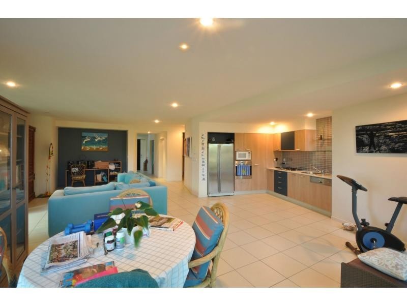 7 Brakes Crescent, Burleigh Heads QLD 4220