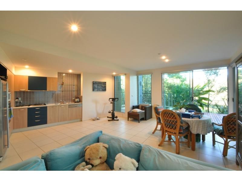 7 Brakes Crescent, Burleigh Heads QLD 4220