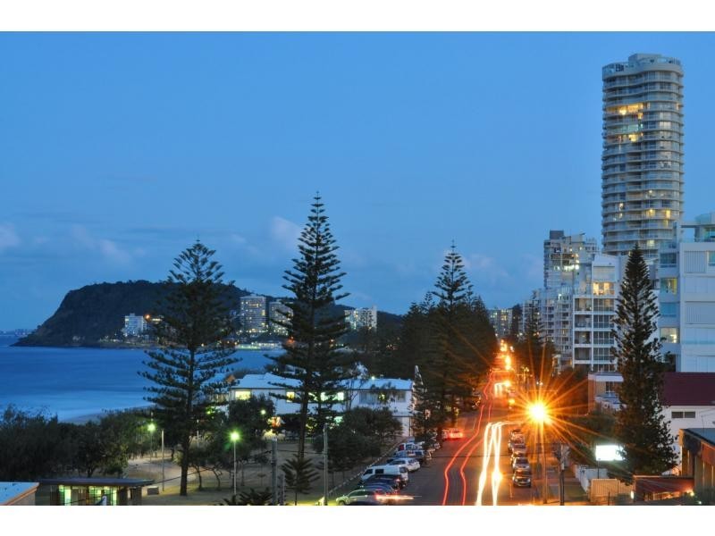 7 Brakes Crescent, Burleigh Heads QLD 4220